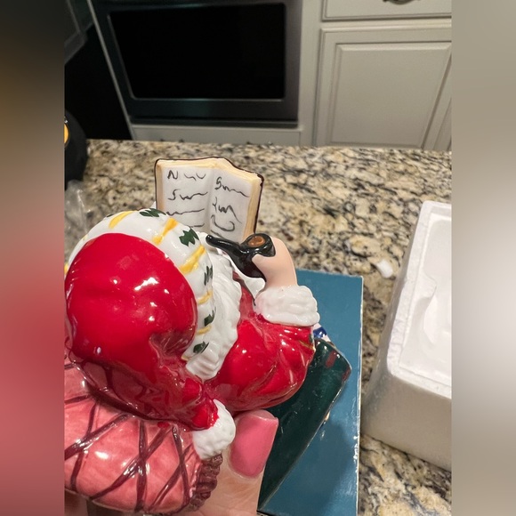 Santa Claus Decorative Porcelain Keepsake Box - Picture 11 of 16